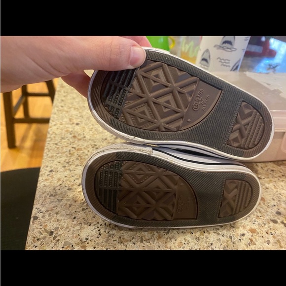 Toddler chucks - Picture 2 of 3